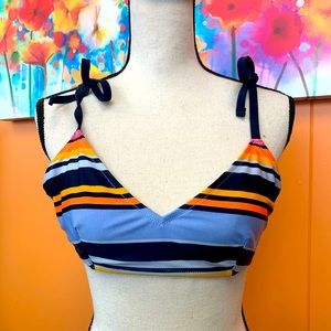 🏖50% off bundles! Aerie striped bikini top like new!
